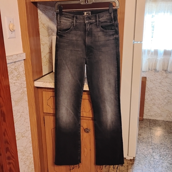 MOTHER The Hustler Ankle Fray In Cat Got Your Tongue Black Jeans, Size 26 - Picture 7 of 16